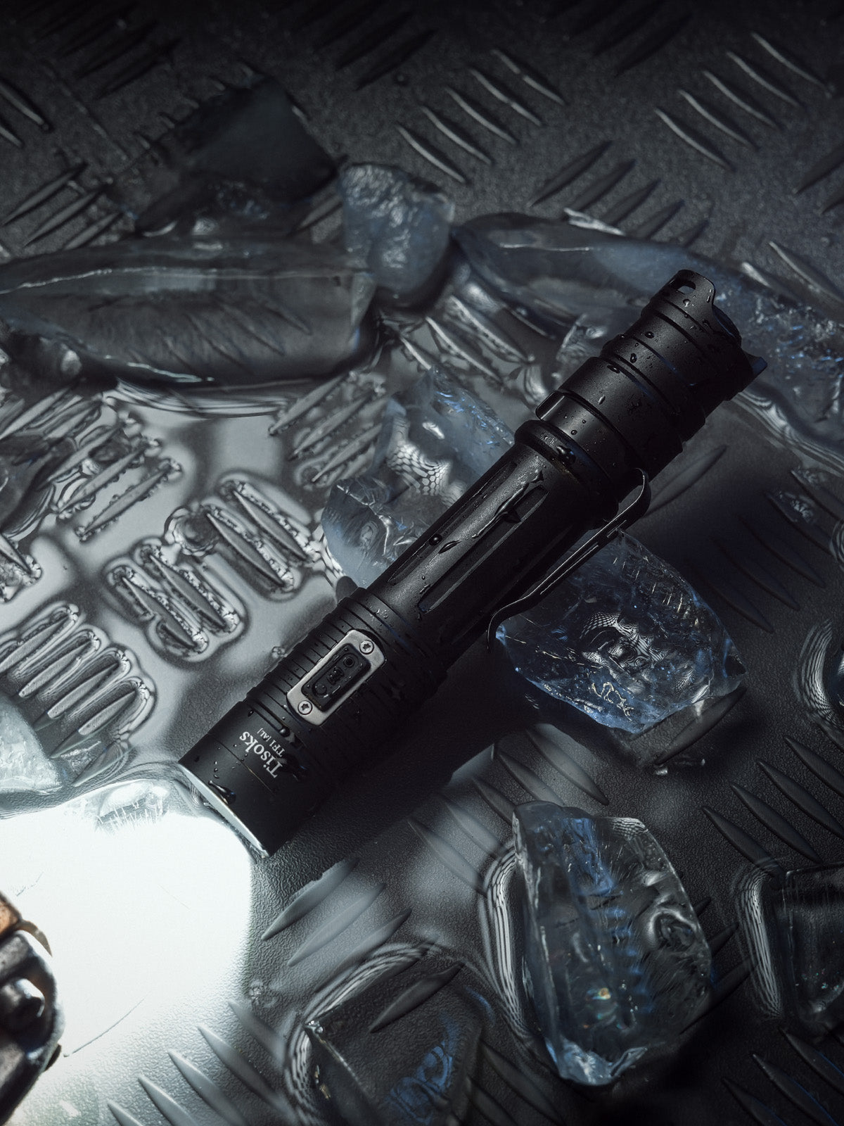 Tisoks TF1 Rechargeable Multicolor  2500 Lumens LED Flashlight